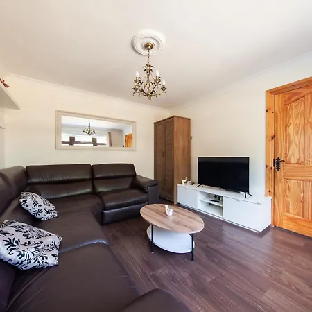 Spacious And Convenient 3 Bed In * Swords