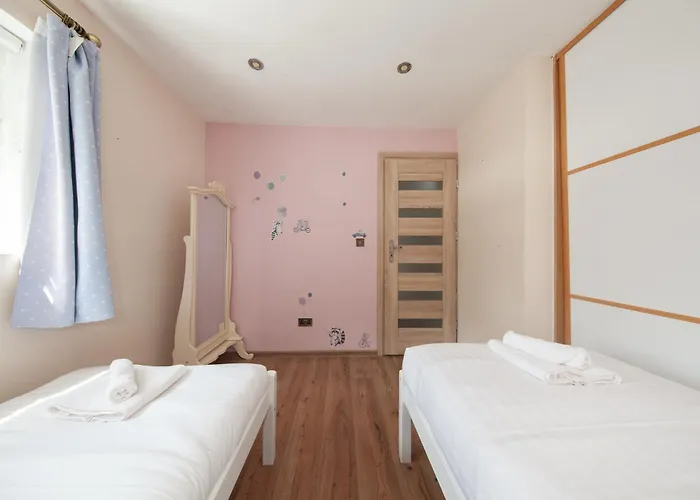 Spacious And Convenient 3 Bed In Appartamento Swords