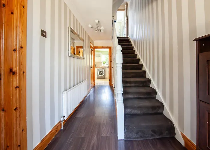 Appartamento Spacious And Convenient 3 Bed In *