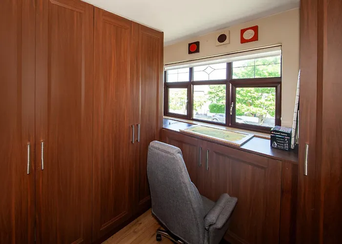 Spacious And Convenient 3 Bed In * Swords