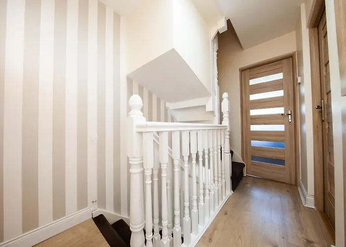 Spacious And Convenient 3 Bed In *