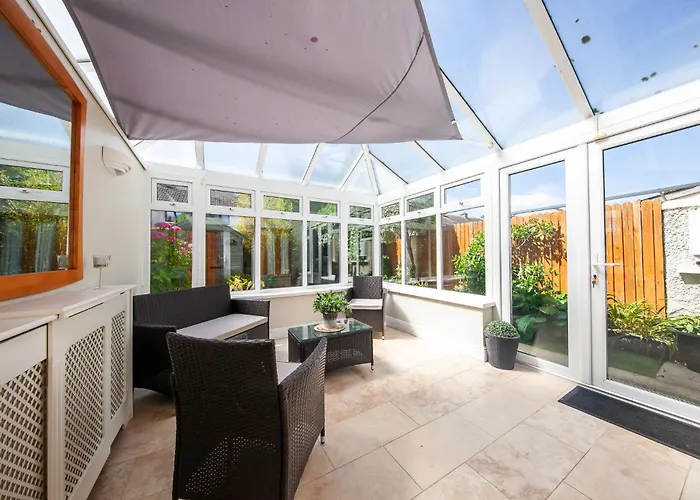 Apartman Spacious And Convenient 3 Bed In